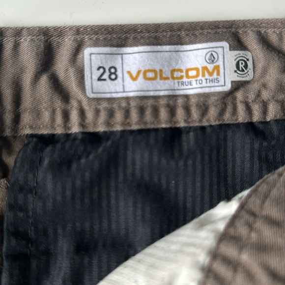 Volcom shorts - Picture 5 of 8